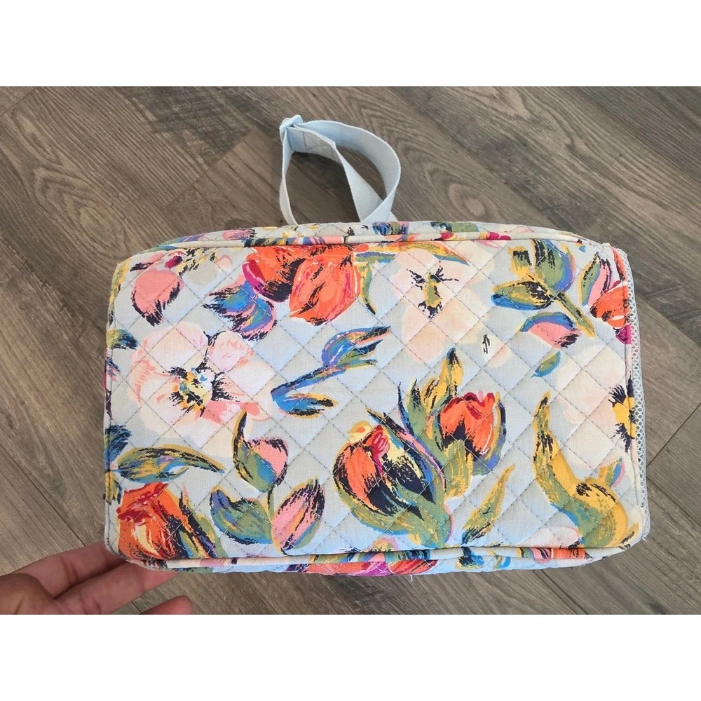 Vera Bradley Quilted Floral Lunch Bag Light Blue Insulated Crossbody Cooler Bag‎